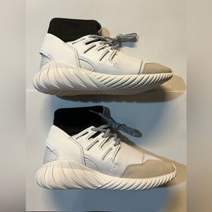 Adidas Tubular / Men Size 6-1/2 - Brand New / Never Worn